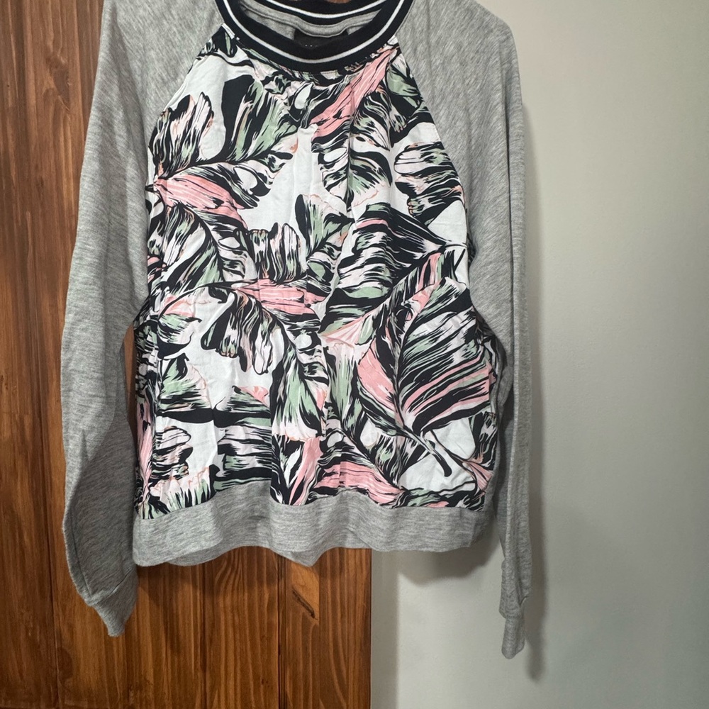 Attention Gray and Pink Leaf Pattern Top